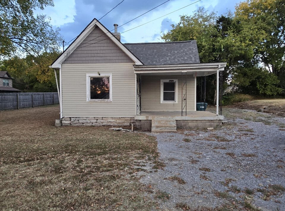 Interior house needing repairs Wilson County Tennessee